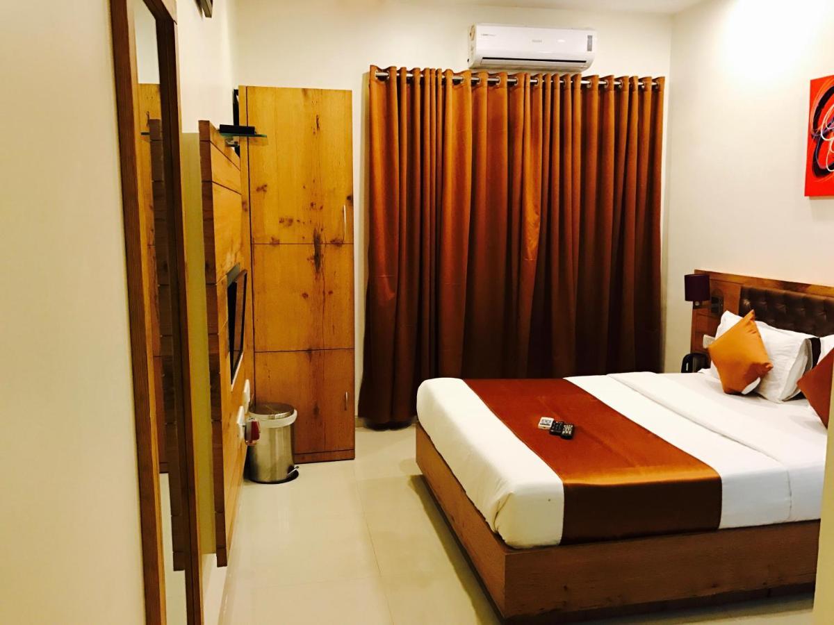 Hotel Grandeur-Near Mumbai International Airport Exterior photo